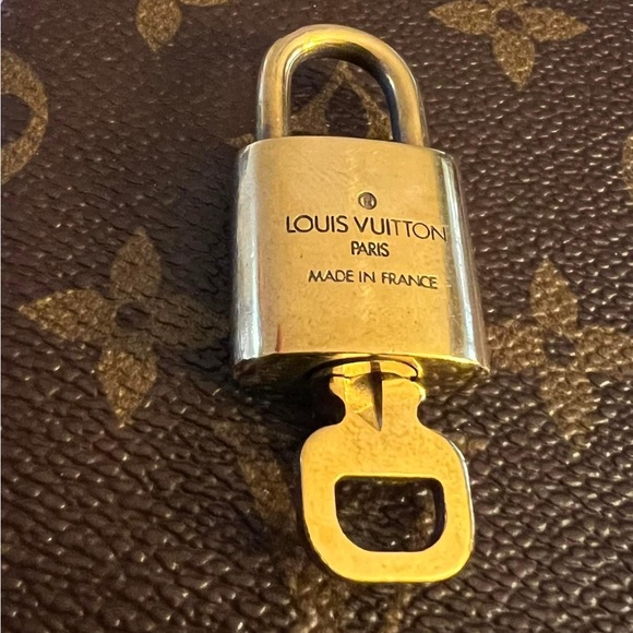 No 316 Padlock with one key. - Picture 2 of 4